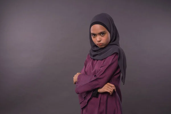 Portret Muzułmańskiej Dziewczyny Noszącej Hijab Cute Muzułmańskiej Dziewczyny Hidżab Studio — Zdjęcie stockowe