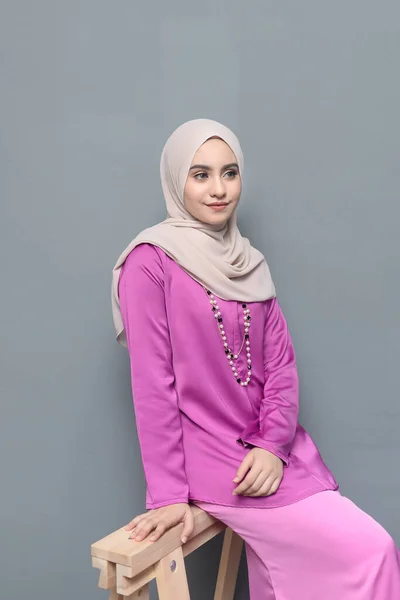 Hijab Fashion Cute Muzułmańskiej Dziewczyny Noszącej Hidżab Tradycyjne Ubranie Fashion — Zdjęcie stockowe