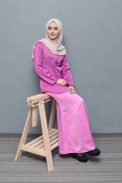 Hijab Fashion Cute Moslim Meisje Dragen Hijab Traditionele Kleding Mode — Stockfoto