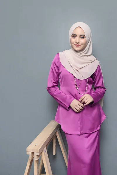 Hijab Fashion Cute Chica Musulmana Con Hijab Ropa Tradicional Fashion —  Fotos de Stock