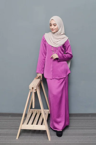 Hijab Fashion Cute Chica Musulmana Con Hijab Ropa Tradicional Fashion — Foto de Stock
