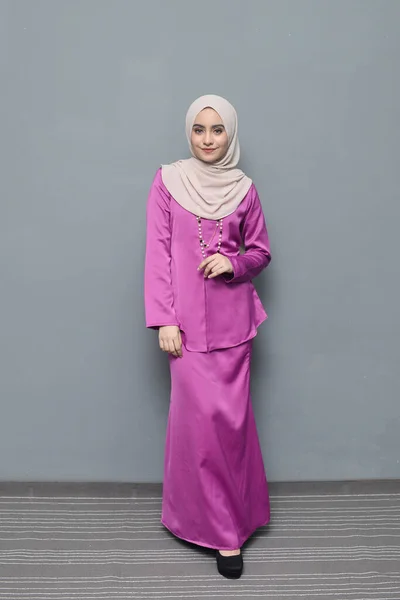 Hijab Fashion Cute Moslim Meisje Dragen Hijab Traditionele Kleding Mode — Stockfoto