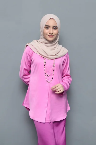 Hijab Fashion Cute Moslim Meisje Dragen Hijab Traditionele Kleding Mode — Stockfoto