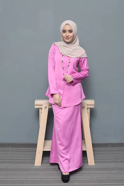 Hijab Fashion Cute Moslim Meisje Dragen Hijab Traditionele Kleding Mode — Stockfoto