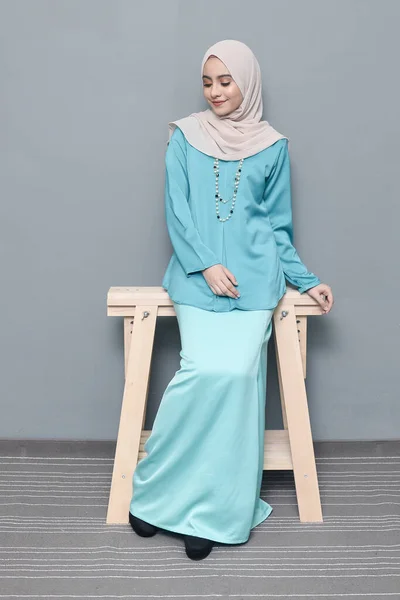 Hijab Fashion Cute Muzułmańskiej Dziewczyny Noszącej Hidżab Tradycyjne Ubranie Fashion — Zdjęcie stockowe