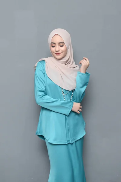 Hijab Fashion Cute Moslim Meisje Dragen Hijab Traditionele Kleding Mode — Stockfoto