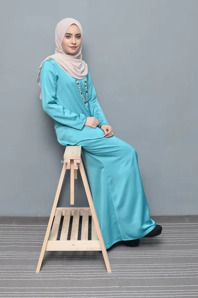 Hijab Fashion Cute Moslim Meisje Dragen Hijab Traditionele Kleding Mode — Stockfoto