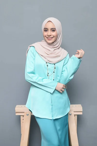 Hijab Fashion Cute Moslim Meisje Dragen Hijab Traditionele Kleding Mode — Stockfoto