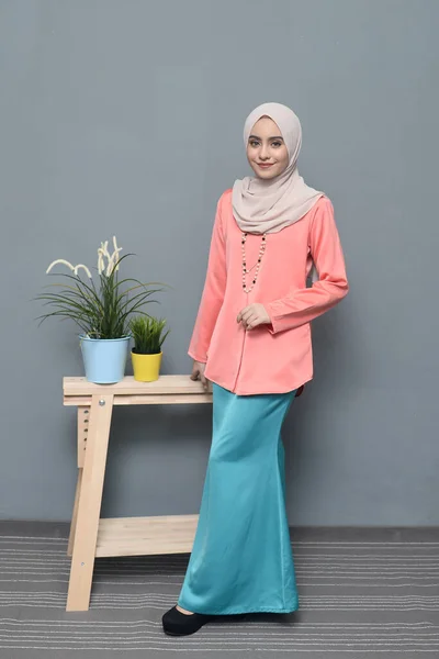 Hijab Fashion Cute Moslim Meisje Dragen Hijab Traditionele Kleding Mode — Stockfoto