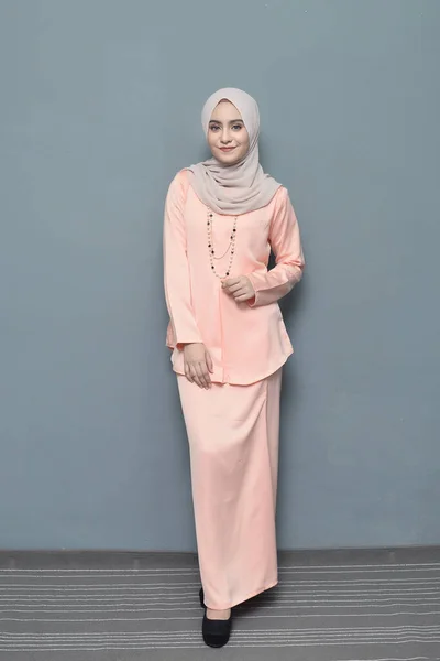 Hijab Fashion Cute Moslim Meisje Dragen Hijab Traditionele Kleding Mode — Stockfoto