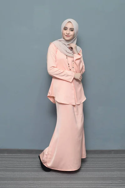 Hijab Fashion Cute Moslim Meisje Dragen Hijab Traditionele Kleding Mode — Stockfoto