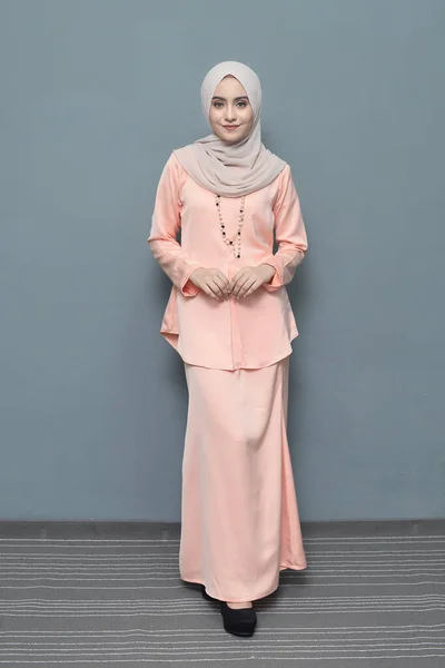 Hijab Fashion Cute Moslim Meisje Dragen Hijab Traditionele Kleding Mode — Stockfoto