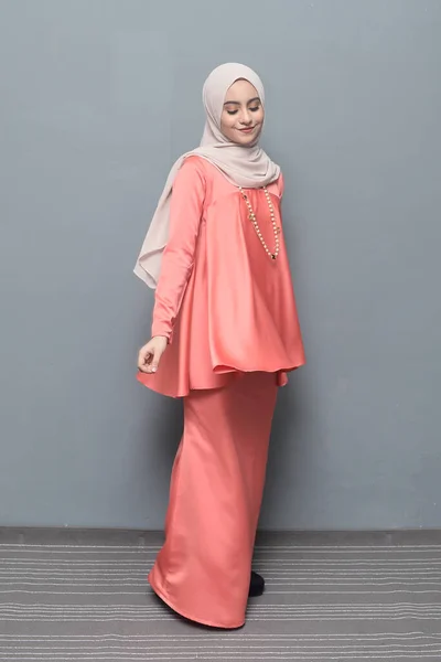 Hijab Fashion Cute Chica Musulmana Con Hijab Ropa Tradicional Fashion — Foto de Stock