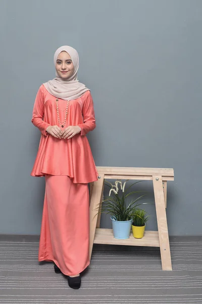 Hijab Fashion Cute Moslim Meisje Dragen Hijab Traditionele Kleding Mode — Stockfoto