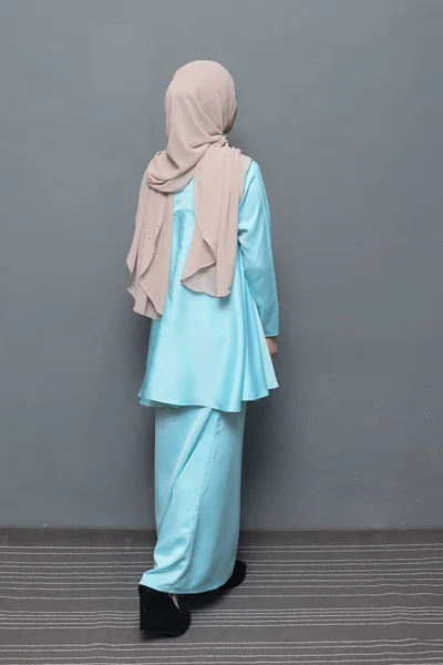 Hijab Fashion Cute Chica Musulmana Con Hijab Ropa Tradicional Fashion — Foto de Stock