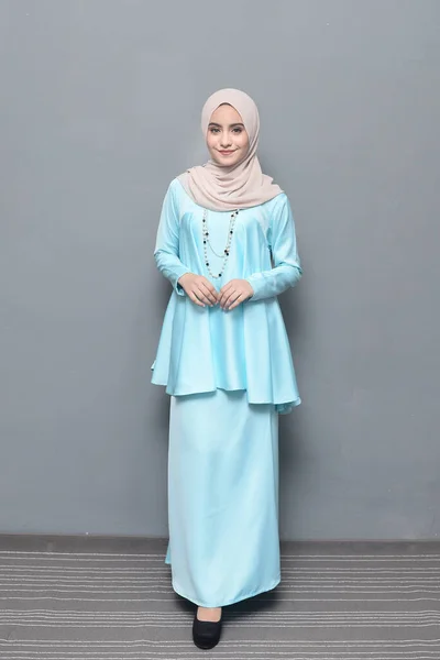 Hijab Fashion Cute Moslim Meisje Dragen Hijab Traditionele Kleding Mode — Stockfoto