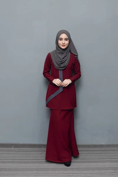 Hijab Fashion Cute Moslim Meisje Dragen Hijab Traditionele Kleding Mode — Stockfoto