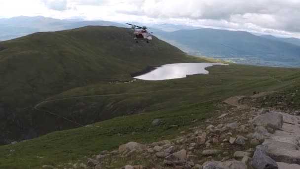 Ação Resgate Helicóptero Montanha Pela Guarda Costeira Ben Nevis Perto — Vídeo de Stock