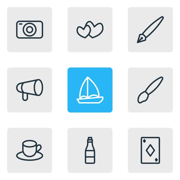 Иллюстрация стиля линии 9 иконок досуга. Набор настольных ручек, фотоаппаратов, бульваров и других элементов иконок . — стоковое фото