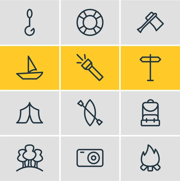 Illustratie van 12 camp pictogrammen lijnstijl. Wegwijzer, de bijl, de boot en de andere elementen van het pictogram bewerkbaar set. — Stockfoto