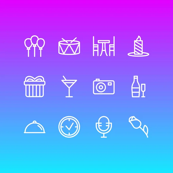 Illustrazione di 12 icone di vacanza stile linea. Set modificabile di palloncini, candele, elementi icona microfono . — Foto Stock