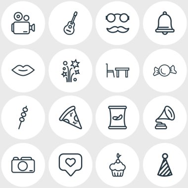 Vektör çizim 16 simgeler çizgi stilini kutlamak. Video kamera, gitar, fotoğraf makinesi ve diğer simge öğeleri düzenlenebilir kümesi.