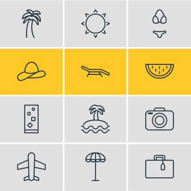 12 yaz simgeler çizgi stili vektör Illustration. Karpuz, uçak, palmiye ve diğer simge öğeleri düzenlenebilir kümesi.