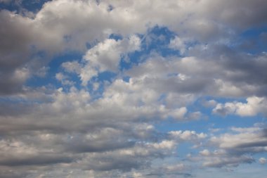Güzel mavi gökyüzü bulutlar Fransa, Avrupa dolu.