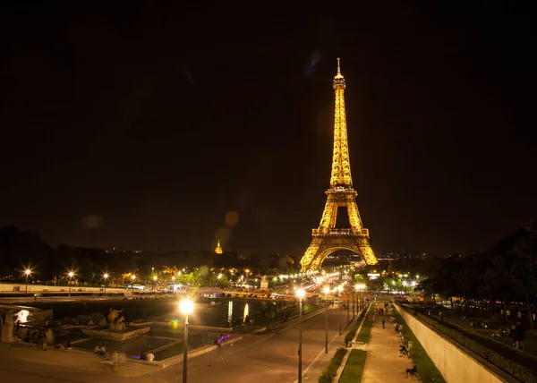 Magnificent Nightlight Eiffel Tower Paris France Eiffel Tower Stands 324 — Stock Photo, Image