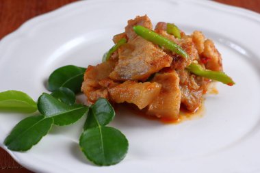 Gıda Tay kırmızı köri soslu baharatlı domuz eti