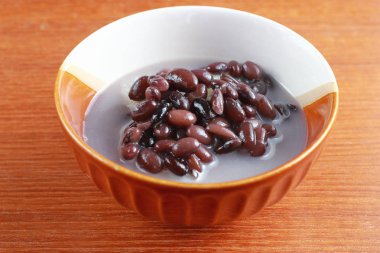  Tatlı yapışkan pirinç ve fasulye içinde Hindistan cevizi sütü 