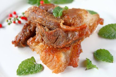 Kızarmış domuz eti veya derin kızarmış domuz eti Tayland Gıda