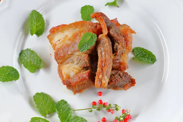 Kızarmış domuz eti veya derin kızarmış domuz eti Tayland Gıda