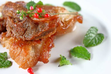 Kızarmış domuz eti veya derin kızarmış domuz eti Tayland Gıda