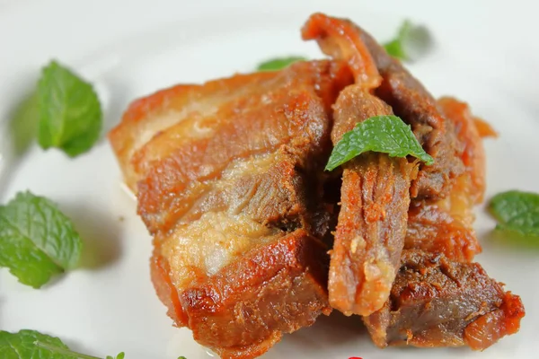 Kızarmış domuz eti veya derin kızarmış domuz eti Tayland Gıda