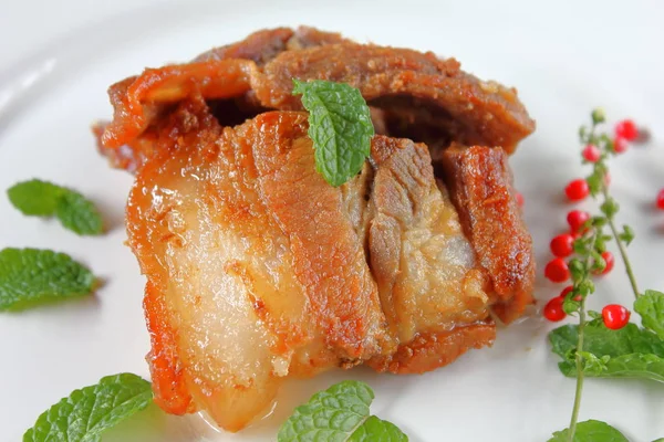 Kızarmış domuz eti veya derin kızarmış domuz eti Tayland Gıda