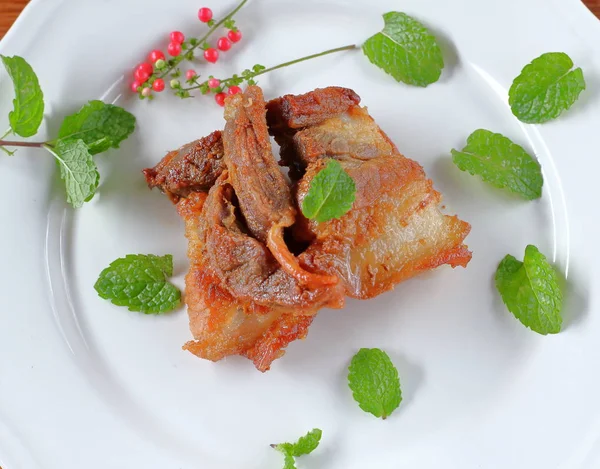 Kızarmış domuz eti veya derin kızarmış domuz eti Tayland Gıda