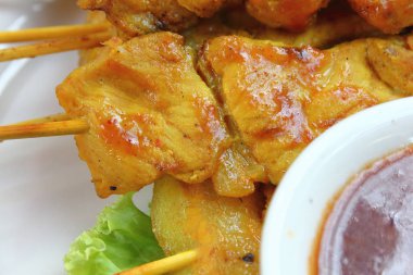 lezzetli yemek fıstık soslu domuz eti Satay