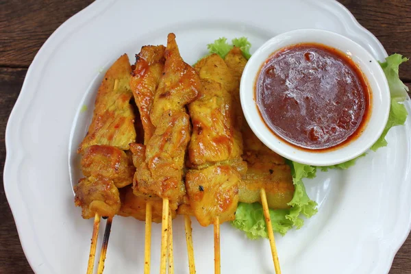 Deliciosa Comida Porco Satay Com Molho Amendoim — Fotografia de Stock