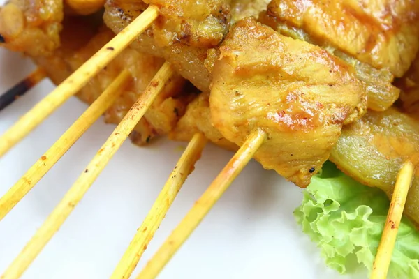 lezzetli yemek fıstık soslu domuz eti Satay