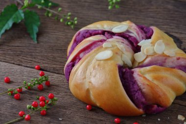 eski ahşap lezzetli el yapımı ekmek yemek 