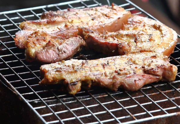 Pyszne Jedzenie Wieprzowiny Grillowanie Gorący Węgiel Thaistyle — Zdjęcie stockowe