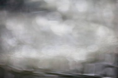 güzel taze su taze doğal olarak düşüyor