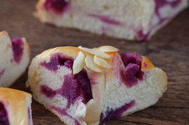 eski ahşap lezzetli el yapımı ekmek yemek 