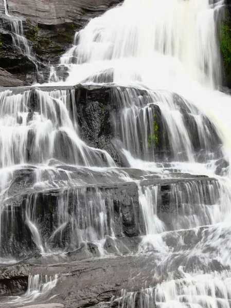 Vackra Vattenfall Bergen Chattrakran Nationalpark Phitsanulok Thailand — Stockfoto