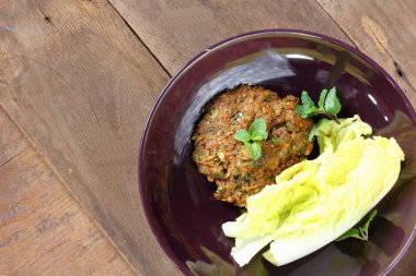 tay gıda ot lezzetli baharatlı kıyılmış yayın balığı