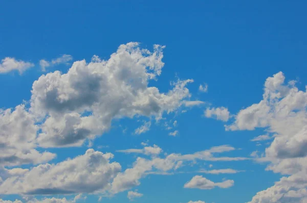 Fantastic soft white clouds against blue sky — Stock Photo, Image