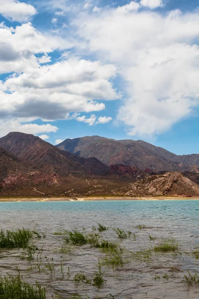 Wunderschönes Potrerillos Gebirge Vor See Und Wolken — Stockfoto