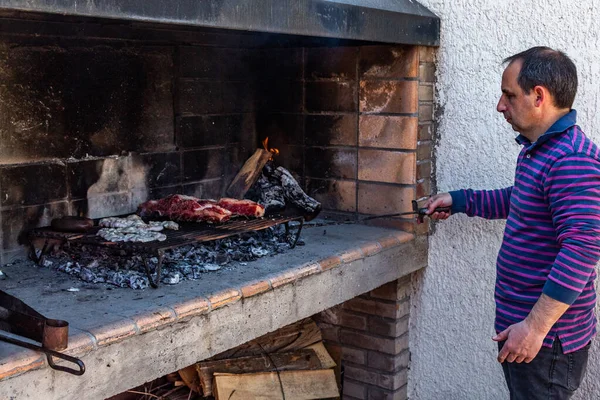 Skilled Man Cooking Roasted Meat His Grill — Stock Photo, Image