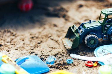 Kum, kum kutusu, yeşil traktör üzerinde Yaz Çocuk Oyuncakları